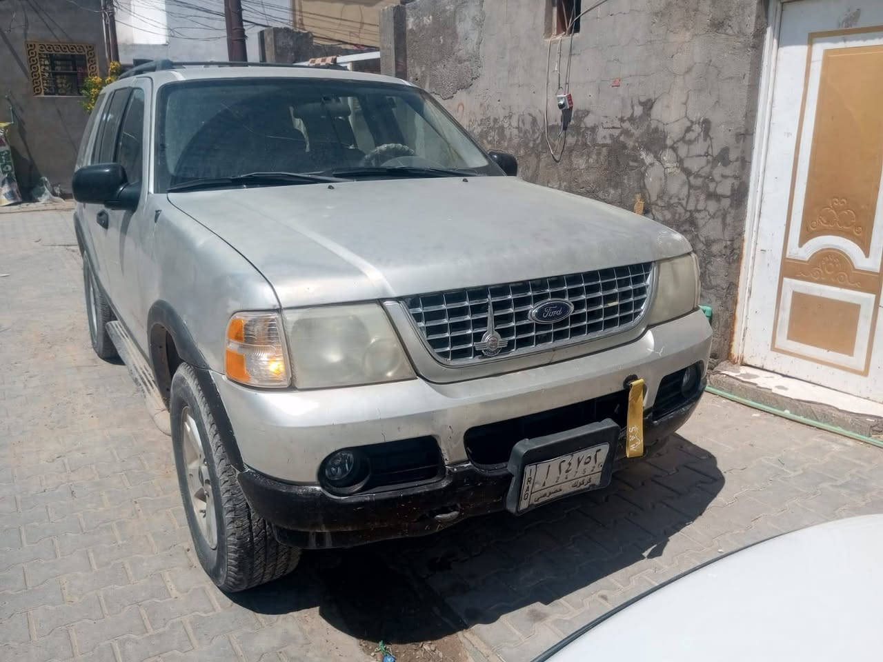 السلام عليكم احبتي الكرام 
فورت اكس بلور للبيع.   مراوش    ((2002)
 مكفوله من الضربه والصبغ
 بيها جراد قليل  محرك وكير
مكفولات حداديه نص عمر
دواخل سياحي السياره عائليه نظيفه
 كهربائيات شغاله كامل سياره مال جناي
وكاله عامه عندي  رقم كركوك
وراعي السنويه يمي  مكاني النجف الاشرف 
سنويه ساقطه بل2018 
السعر((55 )) وبي مجال للشراي ***********
