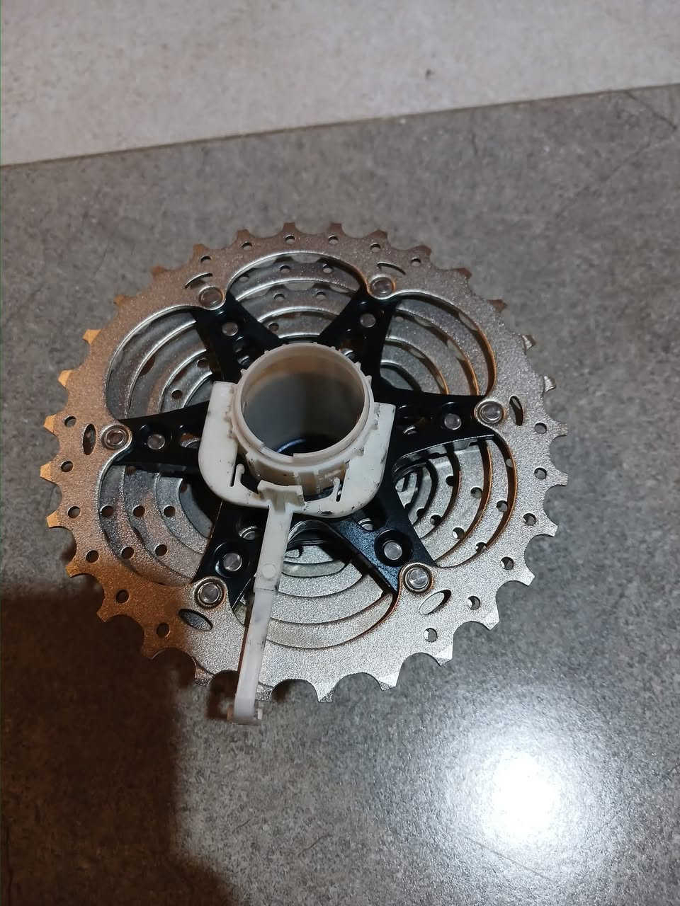 السلام عليكم كباتن يوجد سيت كروب شيمانو ماركة أوتيكرا موديل(8000)
دهن هيدروليك 
مجمع(50×34)أضافه؟ صواني معا السيت(53×39)ذراع 172
دشلي [11×30]
كباتن السيت نضافة/90%
السعر المطلوب[600$]
العنوان البصره الجمهورية{***********}
《تحياتي للجميع 》
