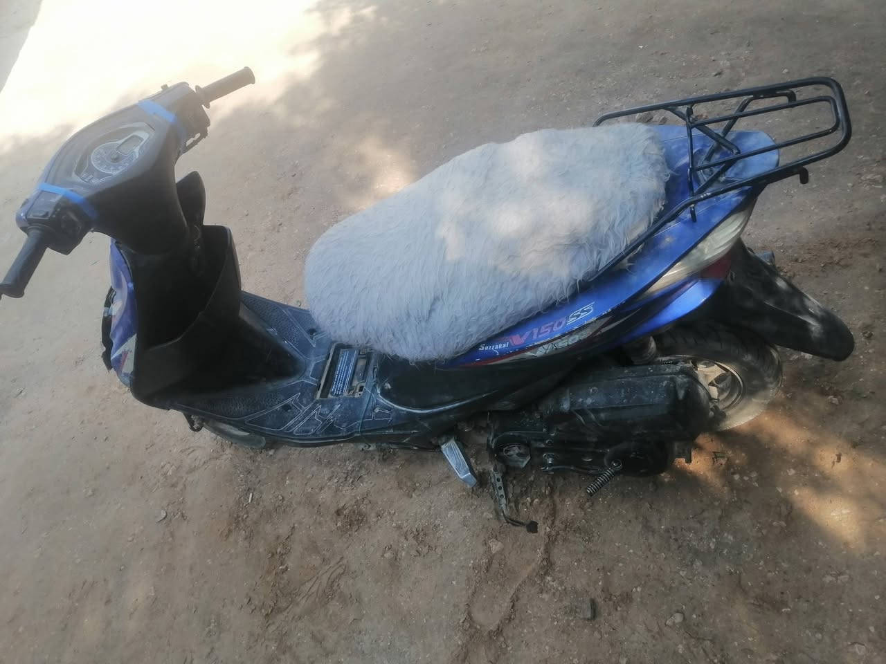 للبيع سكنز ٢٠ عوزه بس شغاله نكرت سلف عوزه بس كابريتر سعر 100 بلاش تصل وبيك خير وتدلل ***********
