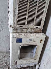 مبردات نضيفات شغالات عوزهن بس غسل الوحده ب ب٦٥ 07737418396