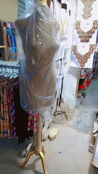 شماعات بلاستيك • حديد داخلي • كتف عريض