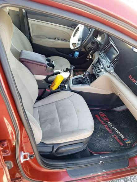 السلام عليكم النترا موديل 2017وارد امريكي حادثه قطعه وحده  جاملغ مال السايق بدون دواخل دوشمه بلاديه السياره بلاديه ليبل واحد بدون تبديل محرك 2000دوش كيرAT السياره ماشيه 120الف كير  محرك مكفول لاتنقيص ولا تبخير سياره جاهزه السعر 132وبي مجاب بسيط المكان الراشديه ***********
