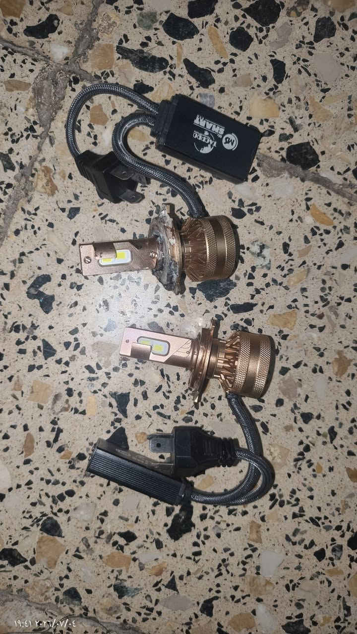 غراض للبيع   للبيع مال اكسنت دبدوب
عندي مجاول اربعه للبيع جدد مامستعملات 
وعندي نوزلات اربعه اخصر 
وعندي حساس الهوا مال اكسنت شغال 
وعندي كبات ثلاثه بس  
وعندي لايتات 
وعندي لايت زينون ابيض 
مكاني جانب الايمن الي يفيدو غرض من هل اغراض يراسلني 
*********** او يخبر
