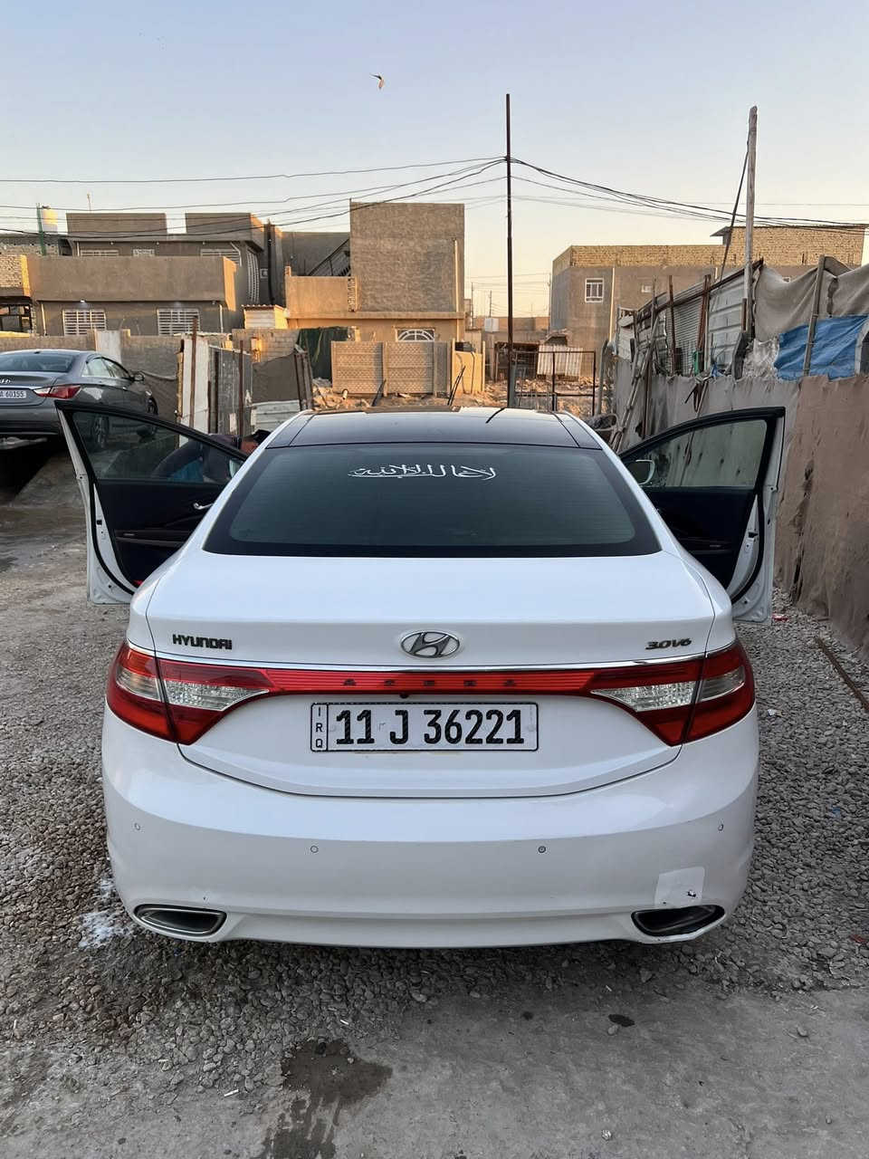 السلام عليكم اخواني
للبيع ازيرا 2012 فول 1/1 شركة الكاصد 
كامره خلفيه وشاشه كبيره مع دمامات انفنتي 

رقم بغداد بأسمي حادث السياره فقط جاملغات خلفيه ضربه خفيفه 
عنوان السياره مركز الحله للاستفسار 
 السياره بيها كتاب تخويل تضليل عام ***********
