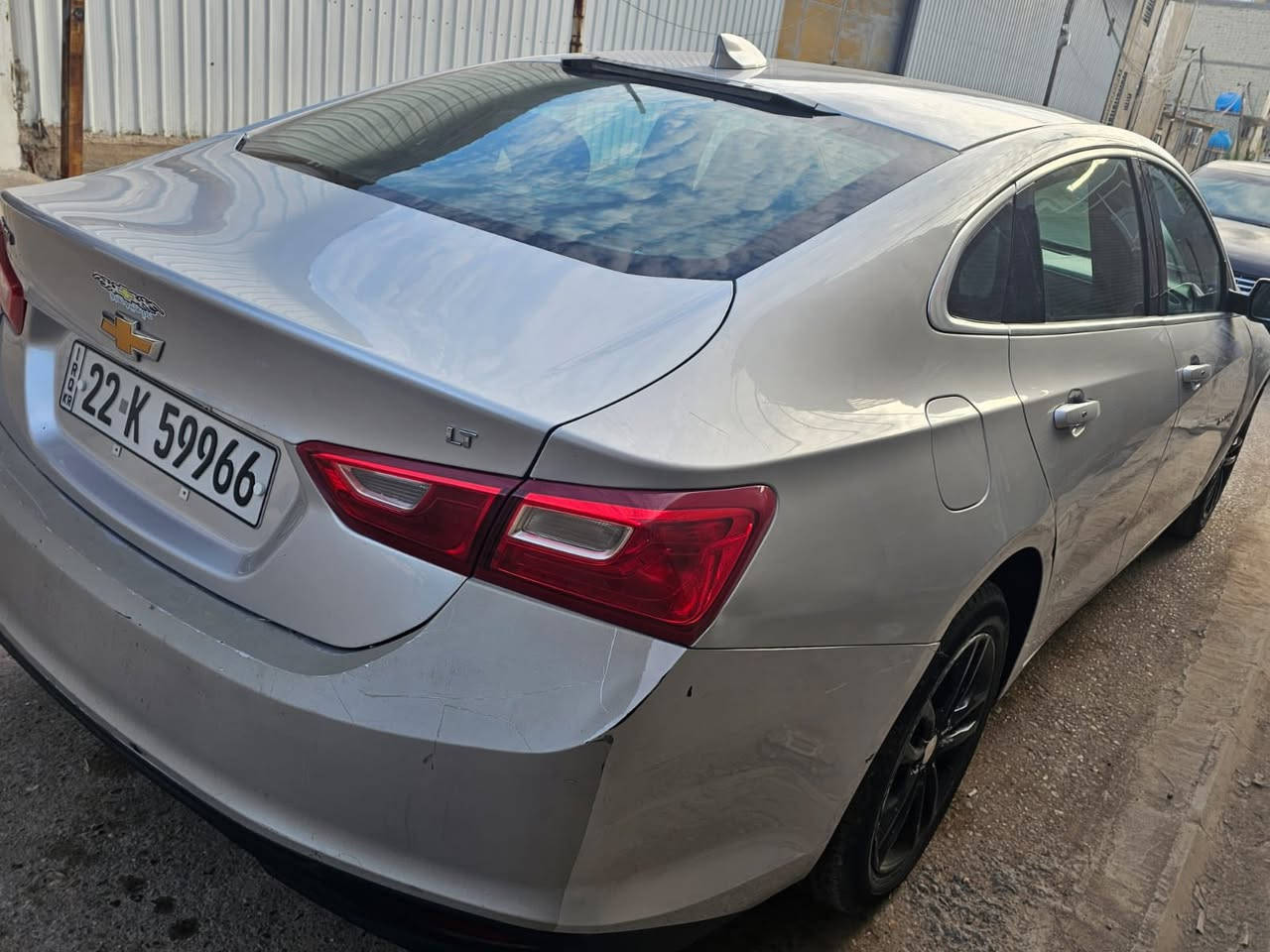 سلام عليكم
ملاحظة مكلف بالنشر مو مالتي 
سيارة ماليبو للبيع في بغداد
 موديل 2018 رصاصي رقم اربيل تريد وكالة تريد تحويل صاحبها موجود . 
السيارة وصور الحادث موضحة امامكم . سيارة مرتبة ونظيفة وحادثها بسيط بدون دواخل وما ناقصها شي .
السعر : 88 ورقة وبيها مجال
ويمكنكم التواصل مع صاحب السيارة : ***********
