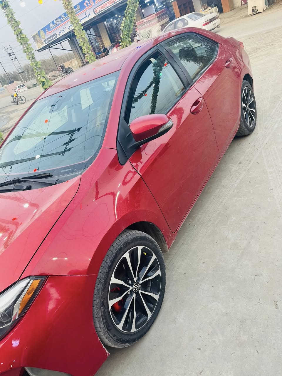 للبيع كورلا ٢٠١٧ se رقم اربيل بأسمي شرط التحويل الضرر ثلاث قطع تبديل ابلادي شركه وقطعه صبغ الباقي كفالة بدون ارباك ودواخل العنوان ديالى المقداديه *********** السعر ١٢٥ وبيه مجال
