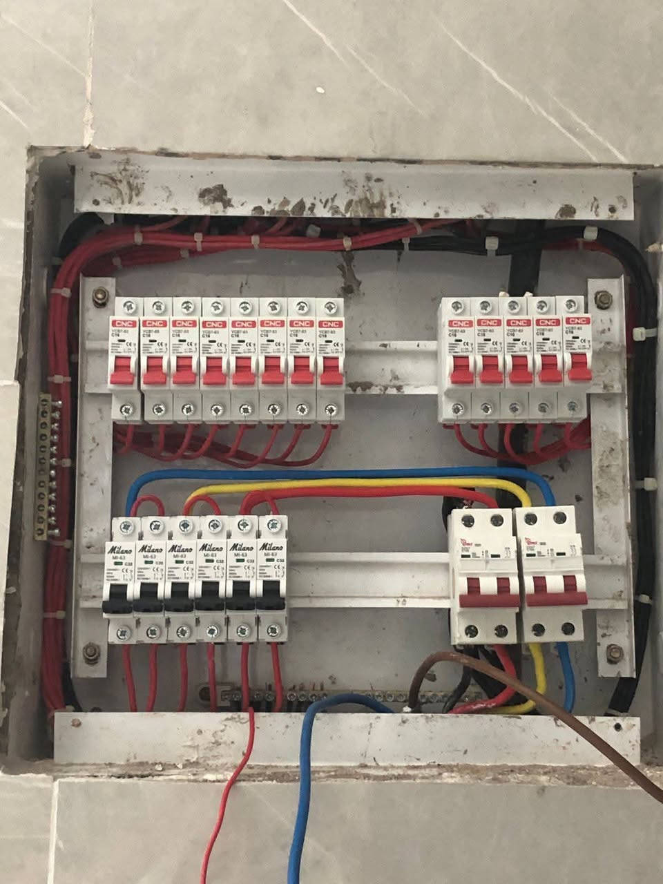 (***********)
سلام عليكم ورحمت الله 
كهربائي منازل+ترميم كهرباء +بنايات كهرباء 
نقطه السيمنز 3الف فقط 
نقطه البوري 6  فقط وبي مجال
نقطه الضاهري 4الف فقط 
صيانه وكافه الكهربائيات 
اعمل بروفايل بصب وكل ديكورات الكهرباء 
 النجف الأشرف وتساب او اتصال (***********) العمل شرط 1/1 اذا ميعجبك العمل ربع ماستلم من حساب العمل اضافتن نسبه من العمل الي البنائين او اصحاب المهن اذا جابولي عمل + مقاولين مهندسين اساهل وياكم بل أسعار  وشكرأ
