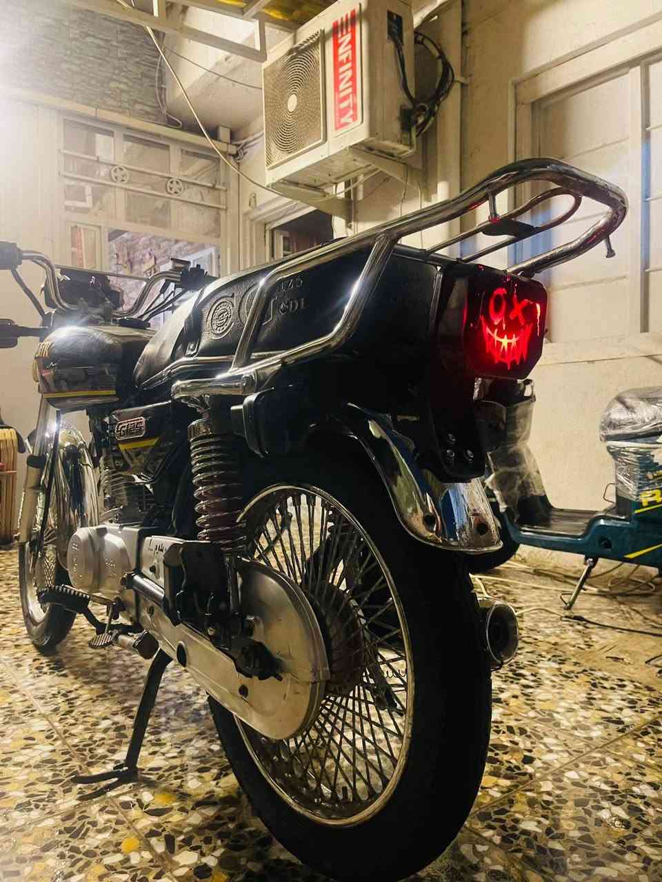 سلام عليكم دراجه يراني 24 نضيفه وجاهزه عوزه شاشه فقط اوراق كامله
كهرباءيات كله شغاله فول مكينه مامفتوحه جاهزه سعره 600وبيه مجال قليل للشراي مكاني بلجادريه رقم***********
