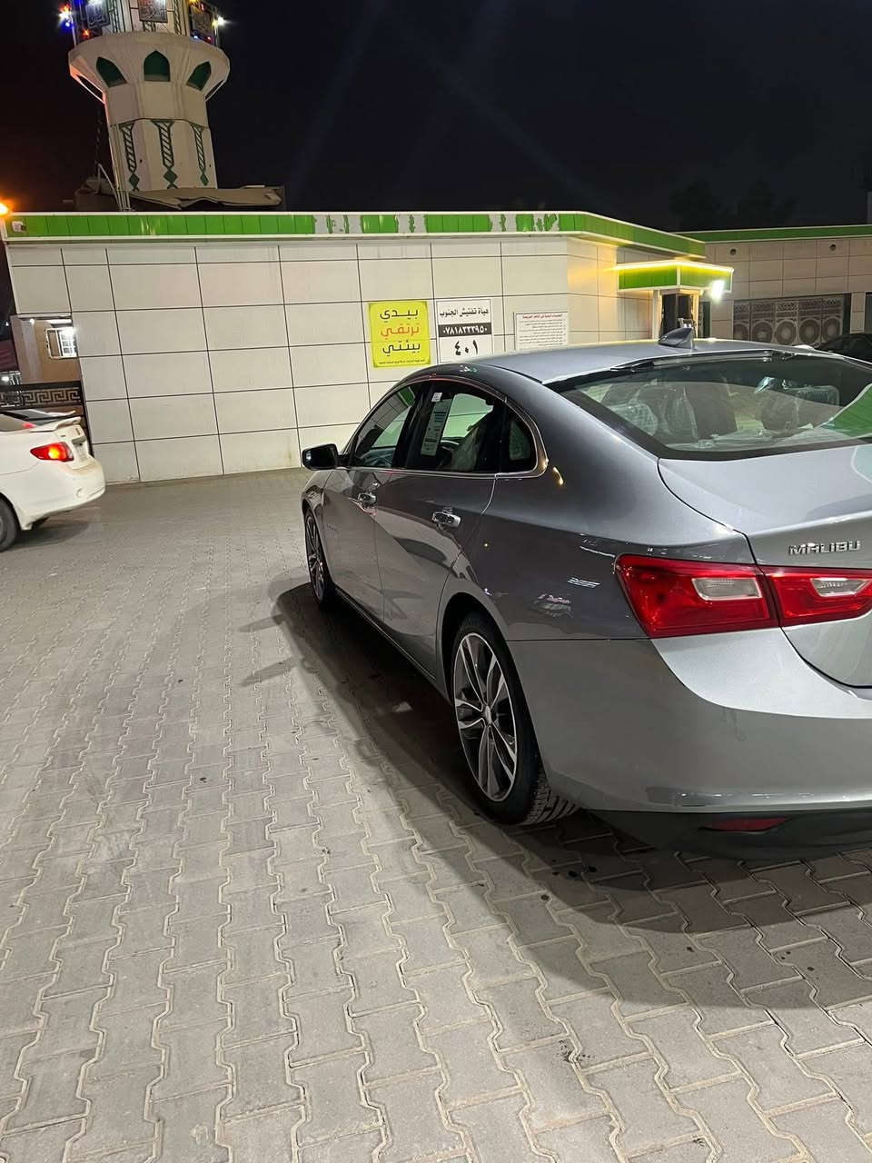 السلام عليكم 
ماليبو 23
رقم بصره دولي 
معوقين بضمانتي
حادثه بنيد نفسه راجع كلش حلوه ضربتها
بدون يرباك

ماشيه٢٩
مواصفات LT

تدفئه بلكشنات
رادار امامي
رادار جانبي
تحديد مسار
حساس خلفي
اوتو ستوب
تبريد قطعتين
كرسي كهربائي
ويل ١٩ بريمير
*********** شراي يتصل
