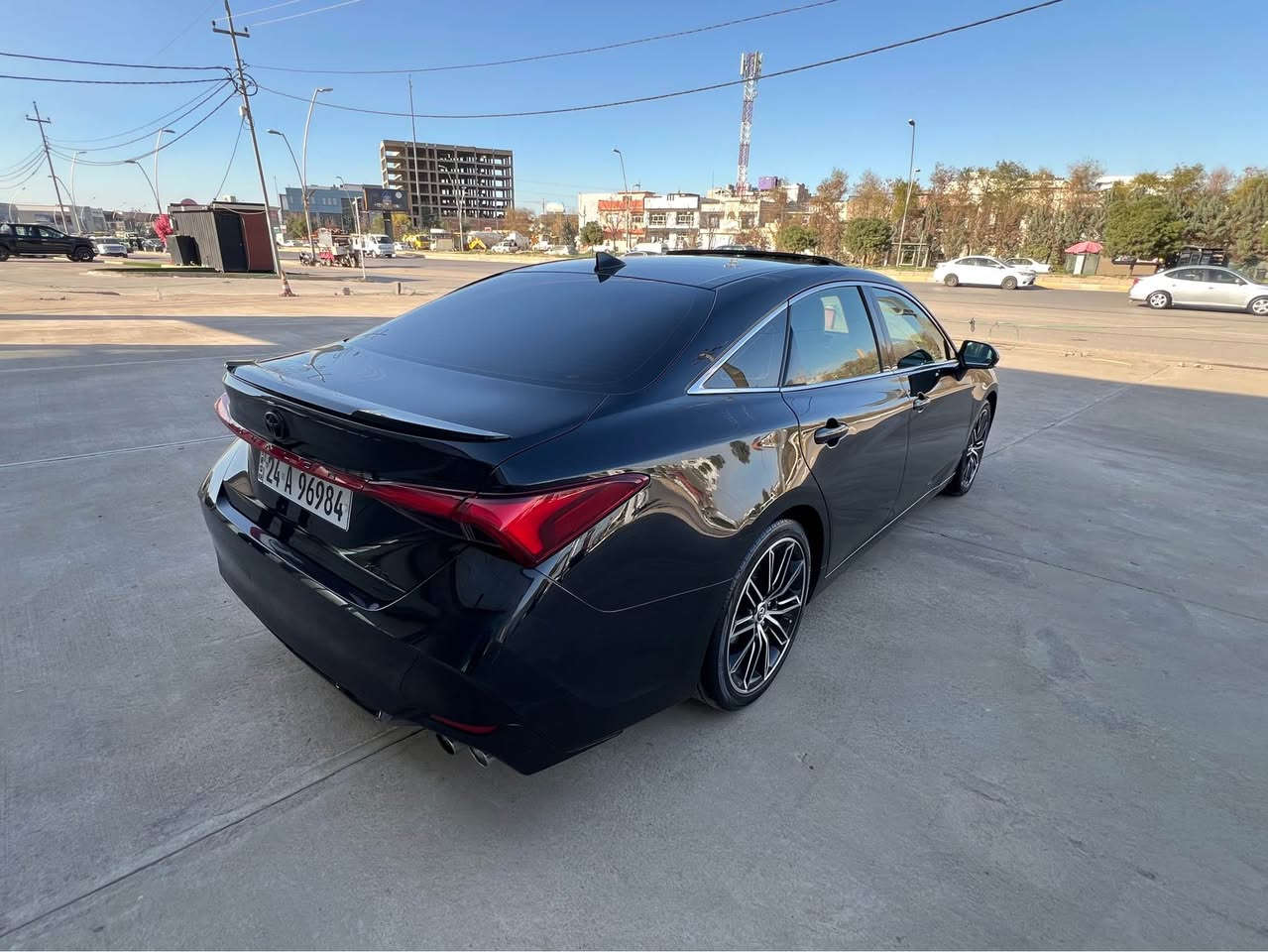 تويوتا ئةڤةلون 
مواسةفات ئةمريكى 
موديل / 2019
100 مايل رويشتووه
مواسةفات - xse - فول فول 

گير - مةكينه - بةشةرتى 10 فيتةر 
تةحويل - غرامه - بةشةرت 

كلين - تايتل - كارفاكس كلين 
پةلةيةك pdr هةيه 
دةعامى بو دةعامى بةشةرت 
تةزرةى نييه 
￼
شوين / هةولير 
*********** وةتس ئةپ أربيل, العراق
