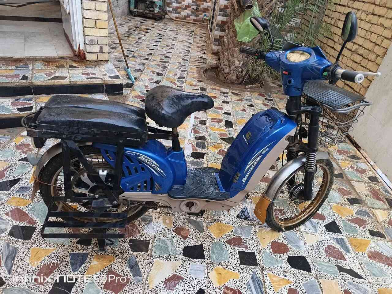 دراجه شحن
بيه ٥ بطاريات جدد 
السعر ٢٠٠
عنوان حي الثوره
***********
