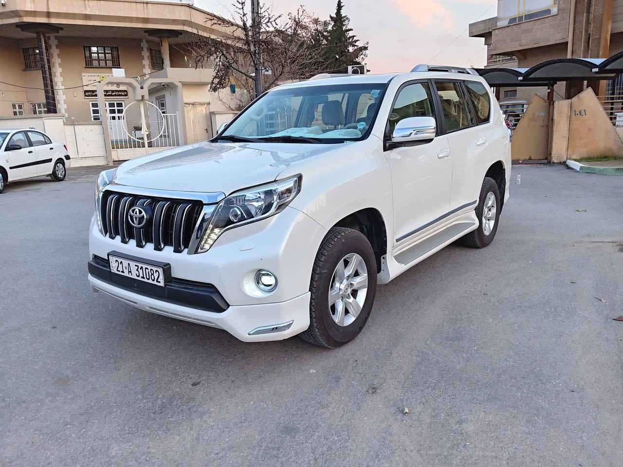Toyota Prado 2016 TXL

4 Cylinder engine - walk are 75 thuotands  

 Lights are black
 Slide
 fridge
 Speed ​​limitation 
 Electric mirrors 
 Double axle 
 Centralized lock 
 back up camera
 Spear Lakol
 The tires are new
 It has four new tires 
 Sperry is not installed
 The car is pretty low driven 

 

 For sale, Used and Automatic 
 There is no problem 

 The owner's number for price 
 ***********
