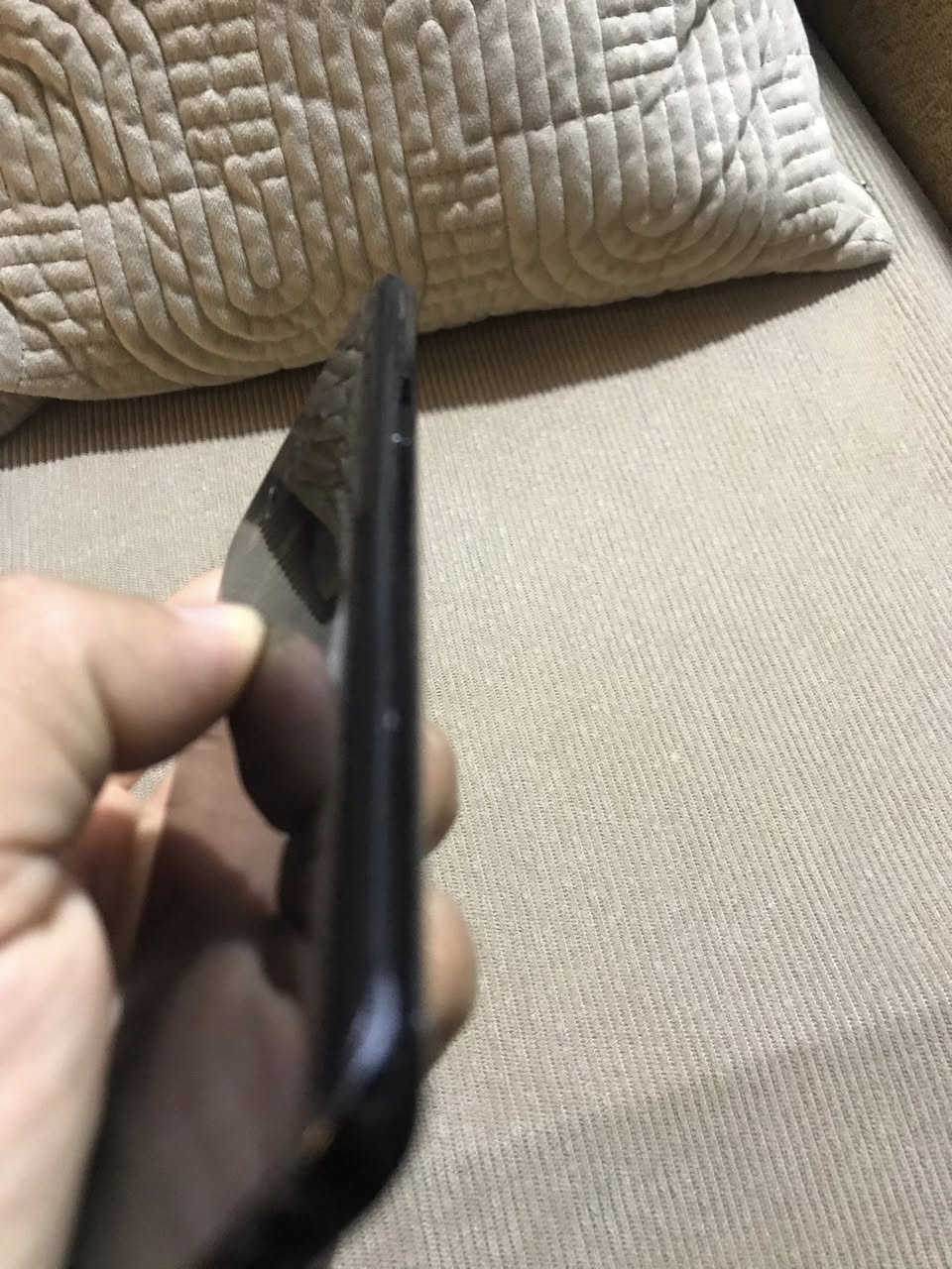 للبيع سامسونك اس8 ذاكرة 64 دبل سيم كرت جهاز شغال وعلى الفحص فقط الشاشة بيها فطور *********** مكاني بغداد الدورة ب75
