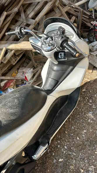 السلام عليكم للبيع 
 pcx جيل اول ياباني مكينة 125 
دراجة كاملة مكينة مكفولة  بس بيها نقوصات يرادلها كلجات تطبيك كفرات يرادلها جاملغ امامي ترتيبات  ابيع هاذا الموجود كدامك مكاني بغداد شعب ثعالبة. سعرها 850قفل قفل 
***********
