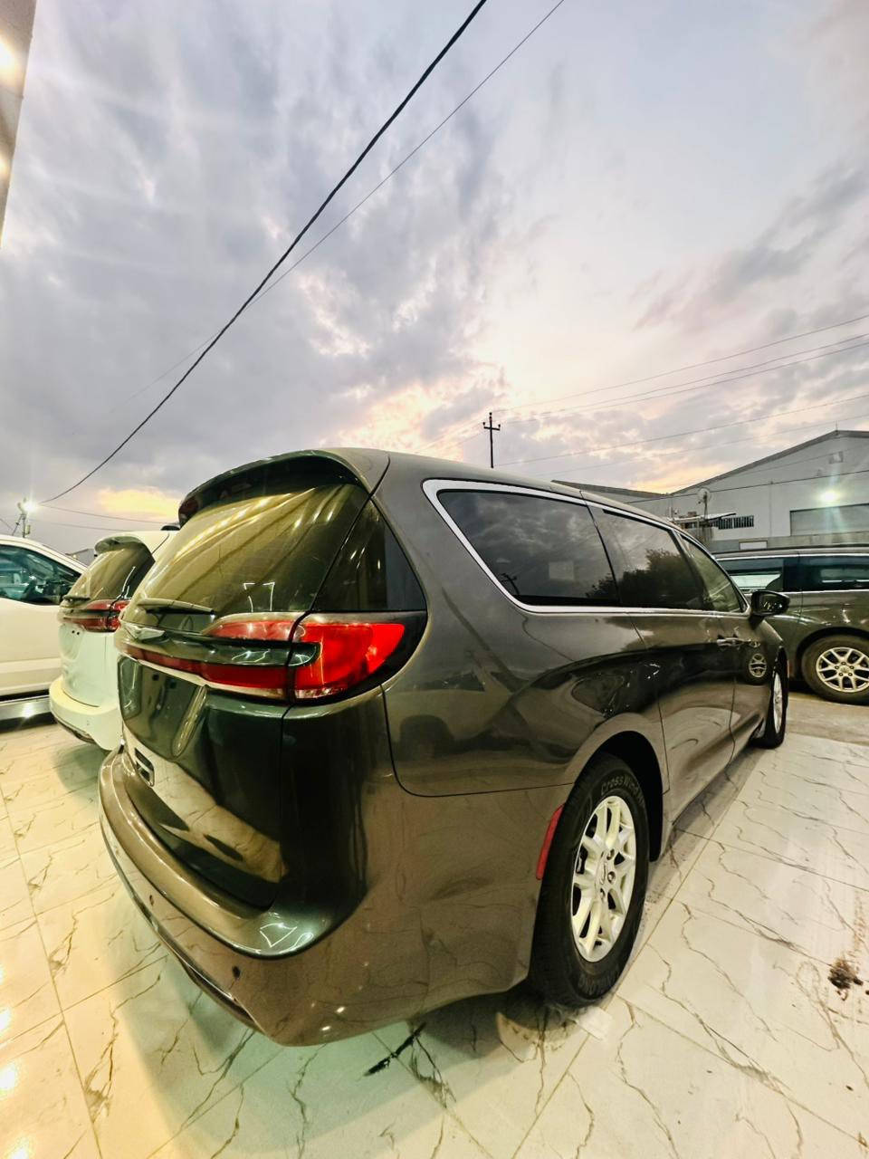 CHRYSLER pasfiga 2023 ✅📦
صبغ بس جملخ سايق او جملخ ورا سايق بدون دواغل شغال
سكان هيتر
كوشن هيتر
ستيرن هيتر
كوشن كاره باي
بابين بصمه
سلندر6
حجم مكينه 3.6
راكب 7
شاشه
كاميره
حساس
رادار
ويل كروم
سعرا 186$ بيها مجال🔥🔥💣 
***********/watsapp✅📞📞✅
