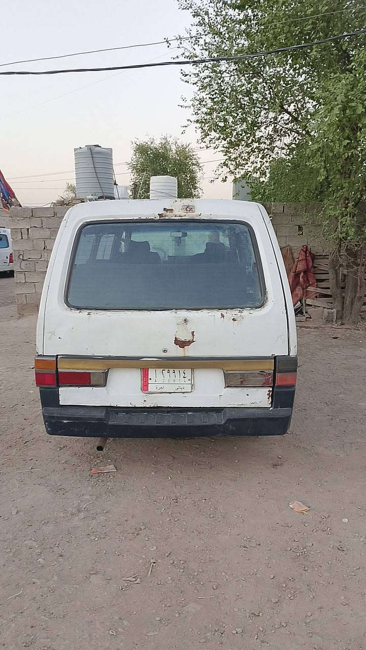 سلام عليكم سياره كيه بسته للبيع موديل 94سنويه ساقطه صالهه شهرين كير اكسن مكفولات بس المكينه بيه تنقيص وتبخير المكان تقاطع النهروان السعر 30وبيه مجال رقم الهاتف ***********
