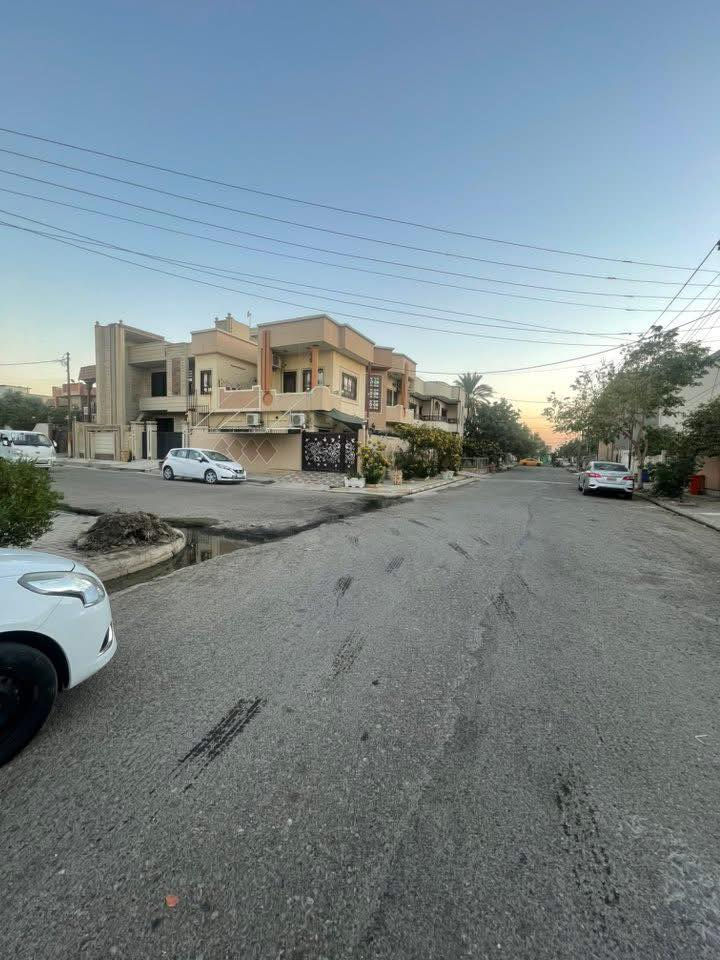 بسم الله قطعة أرض للبيع طابو ملك صرف بأسم شخص واحد تحويل مباشر 

المساحة 300 متر  واجه 12  حرف T تقع على 3 شوارع   عرض الشارع 15 متر وتبعد عن السايدين الرئيسي 100 متر 

موقع القطعة كركوك حي الواسطي سايدين جامع المؤمن منطقة جداً جميله وراقية وهادئة

💵💵السعر 245 مع مجال بسيط 💵💵

مكتب سلطان العقار 
موقع المكتب كركوك حي الواسطي قرب شقق الغاز ومجاور دكتورة سلوى البياتي وصيدلية صوفيا
***********
