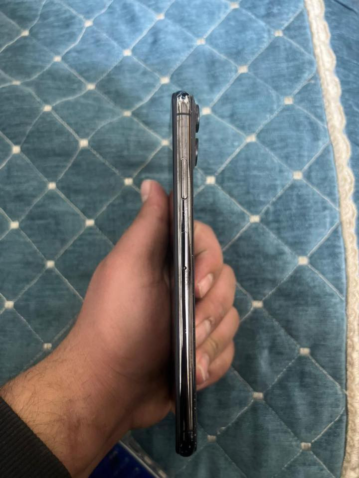 السلام عليكم
من رخصة الادمن 

ايفون iPhone Xs Max جهاز جدآ نضيف 

مبدل بطاريه فقط وضهر مفطور وشادله تحويره ما ايفون ١١ 

السعر 250الف وبي مجال بصيط 

المكان الانبار الفلوجه للستفسار 

‭٠٧٨٨ ٩٦٧ ٤٨١١‬
