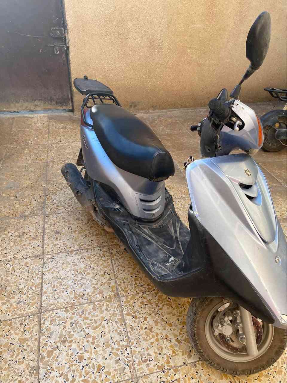 دراجة اكزز للبيع بيها رنكات فقط بس محرك ناعم تنقيص دهن شي قليل كل شهر ابدل دهن عادي تنقص شي قليل  ***********للاستفسار Colombo, Sri Lanka
