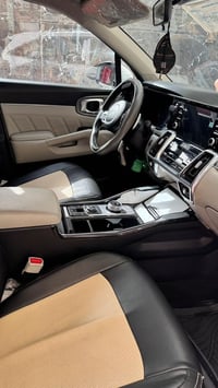 كيا سورنتو ٢٠٢٣ خليجي السياره ماشيه ٦٤ الف حقيقي نص مواصفات العاديه ما...