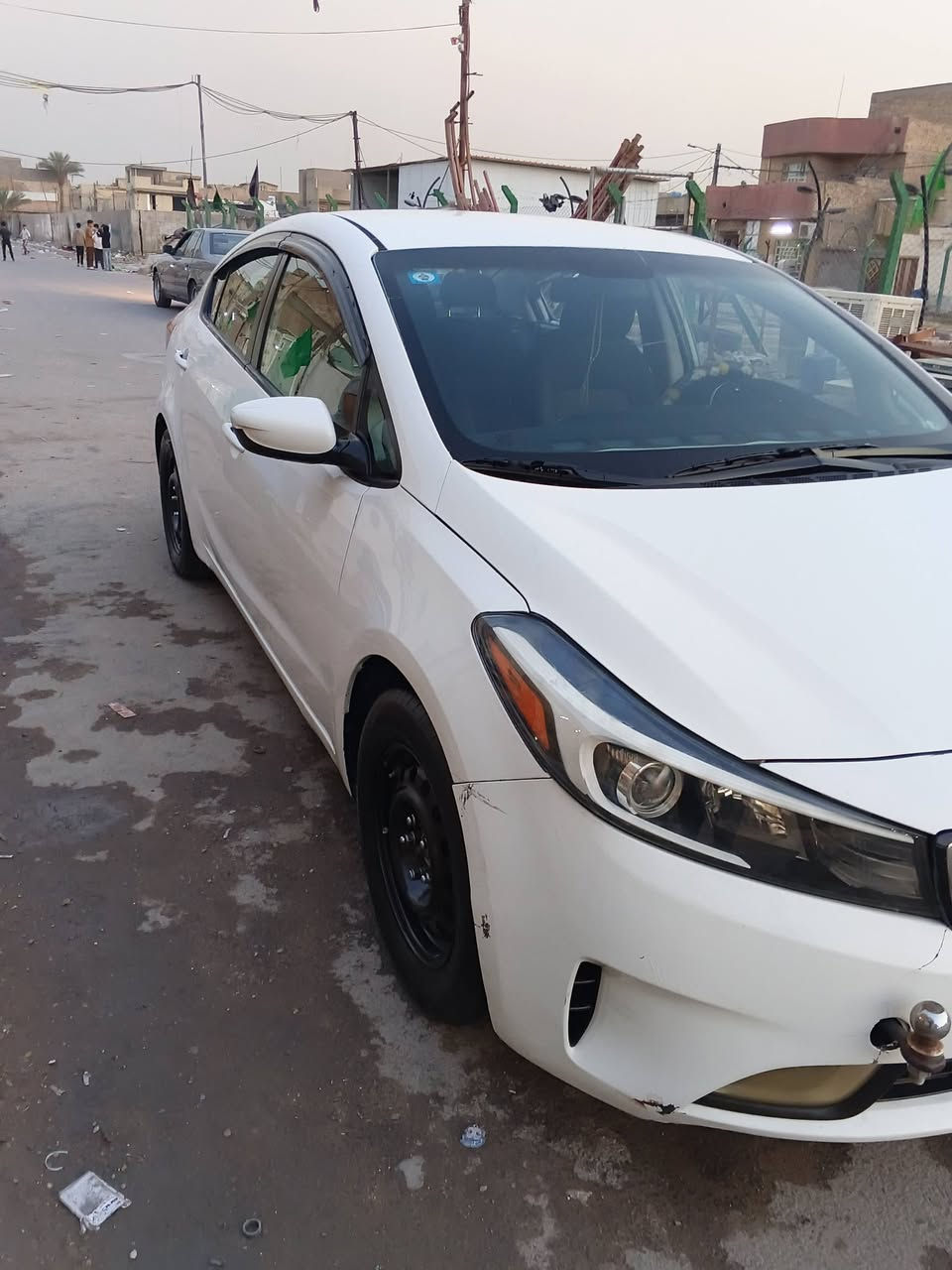 سلام عليكم شباب سيارة فورتي للبيع موديل 2017  خير من الله تخم تاير حدادية كلهة جديدة السعر 110وبيهة مجال الطيبين مكان مدينة الصدر  وهاذة رقمي وشراي بي خير ويدلل *********** وسونارهة منشورة
