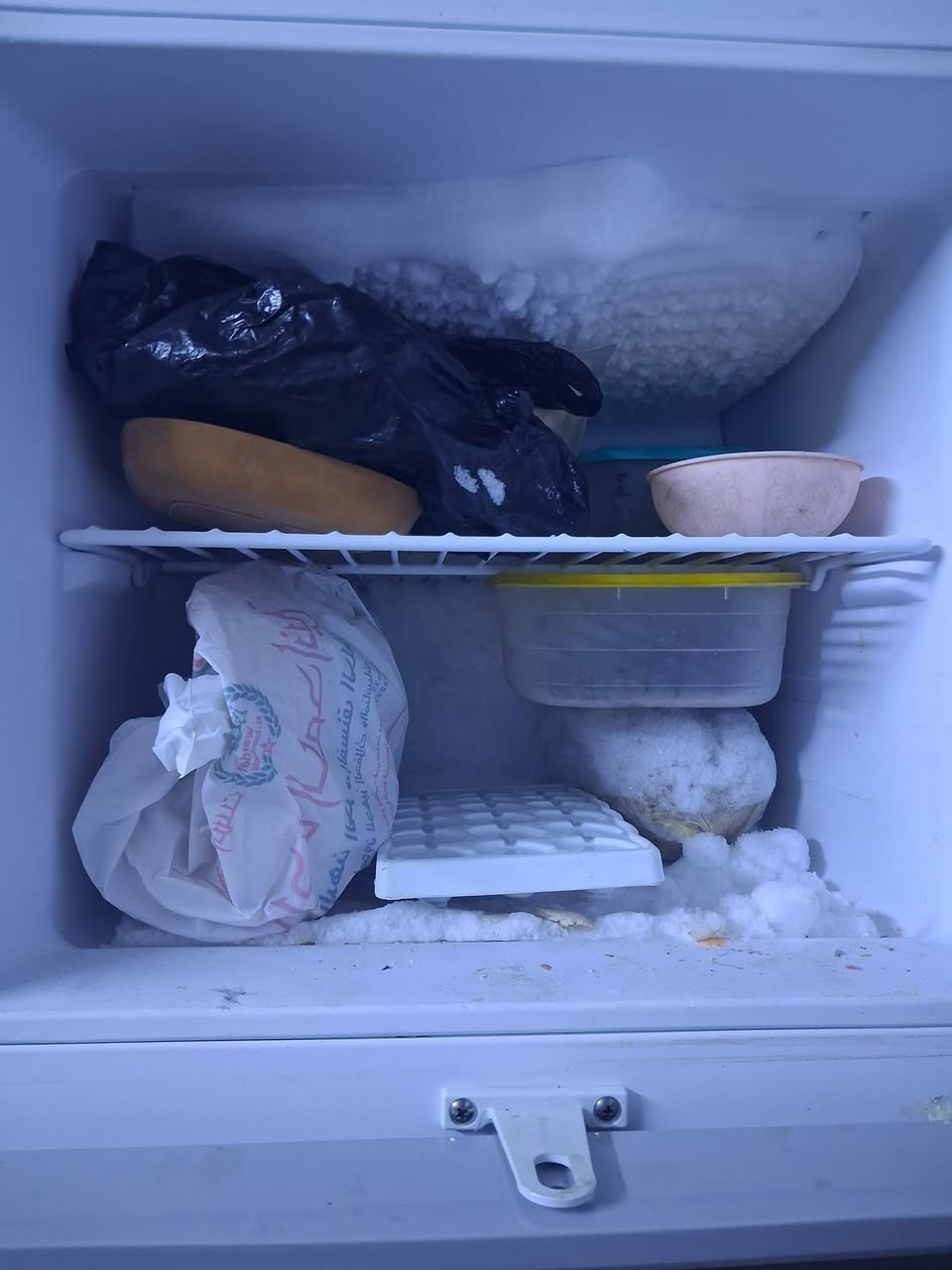 ثلاجه نظيفه جدا
سعر ١٥٠
***********
