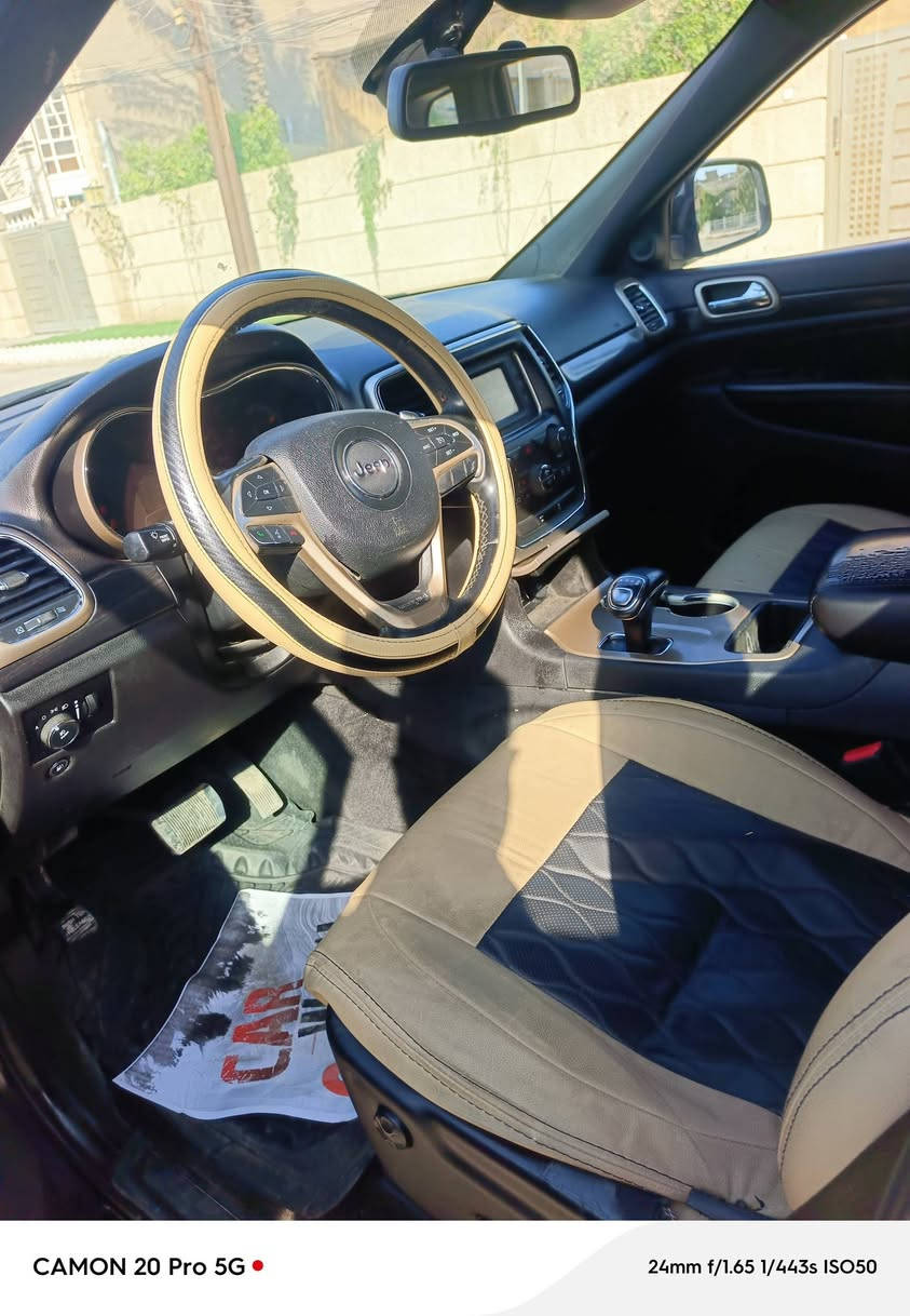 السلام عليكم جيب لاريدو موديل 14 رقم اربيل بأسمي  وارد داخله كلين بدون حادث فقط باب جنب السائق مبدل بالعراق السعر 180 مكاني بغداد


**إذا كنت صاحب هذا الإعلان وتريد حذفه لأي سبب، رجاءا أرسل رسالة إلى الدعم الفني**