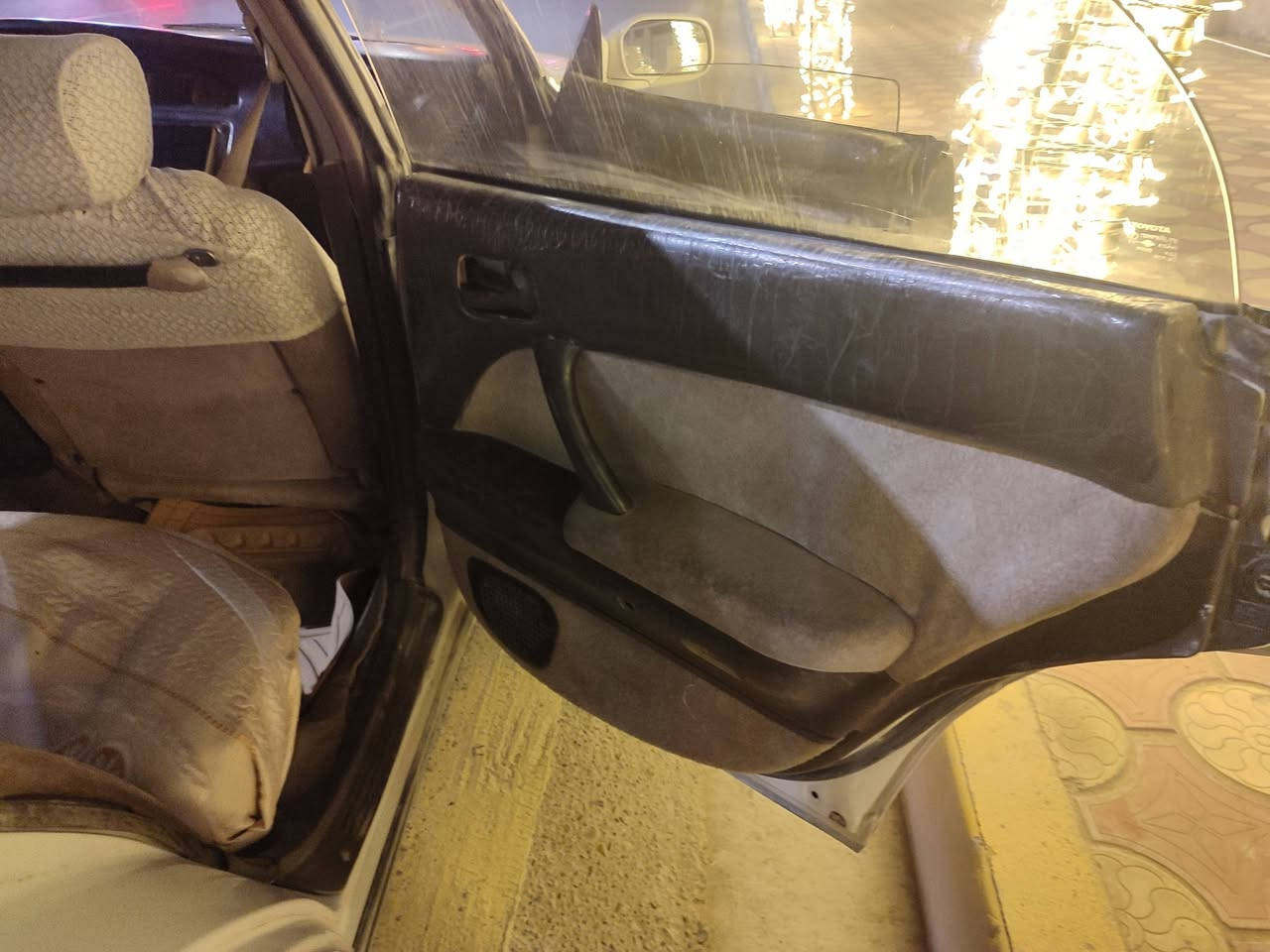 سلام عليكم بطة لبيع أو مراوس  رقم نجف و مكان نجف سيارة كصة قمارة رعيهة موجود ايريد مداور مكينة 2 ونص ديكو سنوية 27 تخلص سعر 40  استفسار ***********
