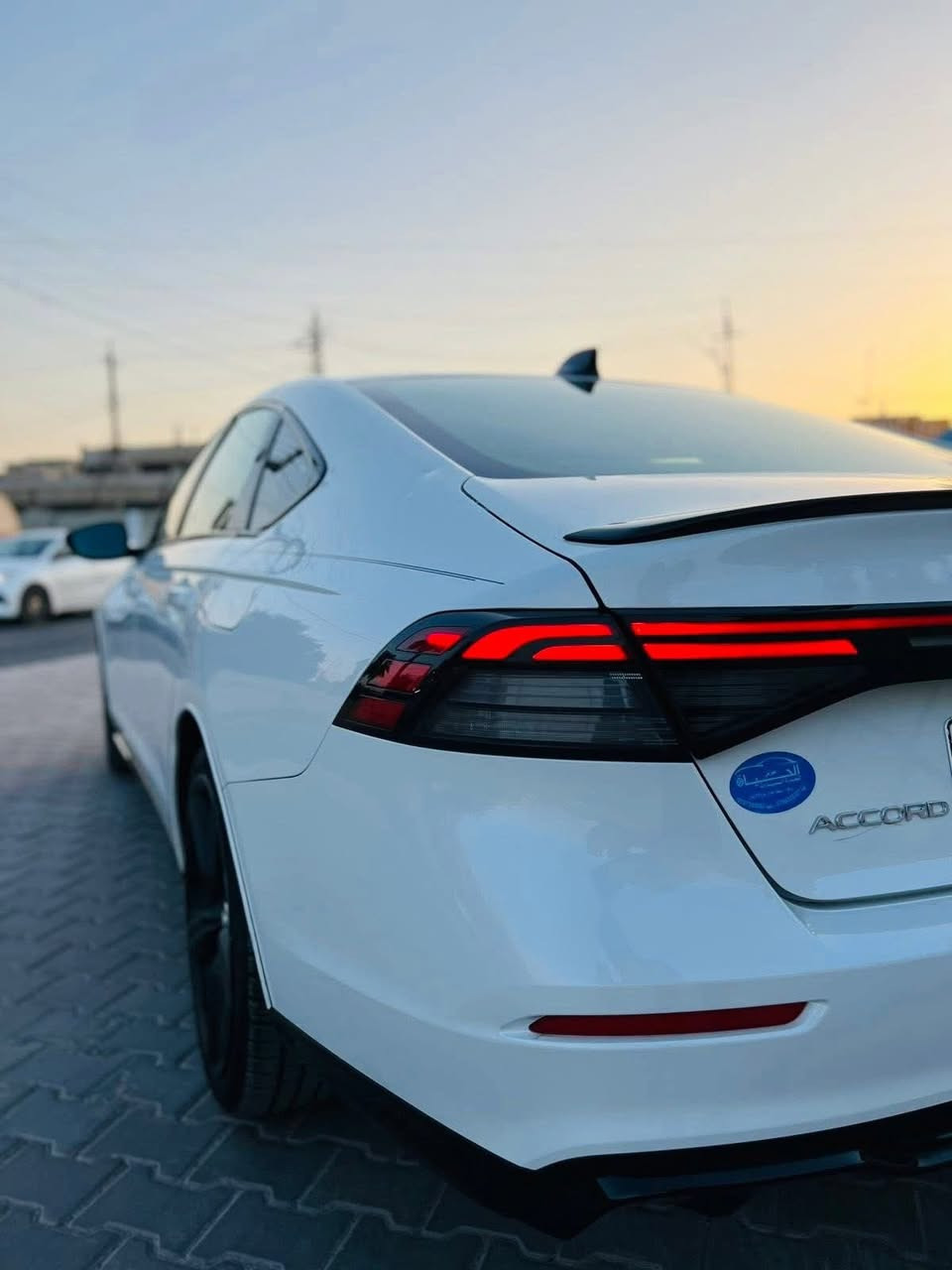 هوندا اكورد هايبرد سبورت SPORT L موديل 2024 رقم  بغداد بأسمي تحويل مباشر فول مواصفات فتحة بصمة كشنات جلد تدفئة كشنين كهرباء ماشية 30 الف مكينة 2000 حادث السيارة بارد بالجاملغ الايمن واجتي مناك بيهة صبغ صفحة اليسار وجنطة وجاملغ خلفي ايمن بدون معجون بس رش السعر 180 وبيهة شوية مجال مكان سياره بغداد الوشاش للاتصال ***********
