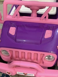 سيارة أطفال • مستعملة • أقل من شهر