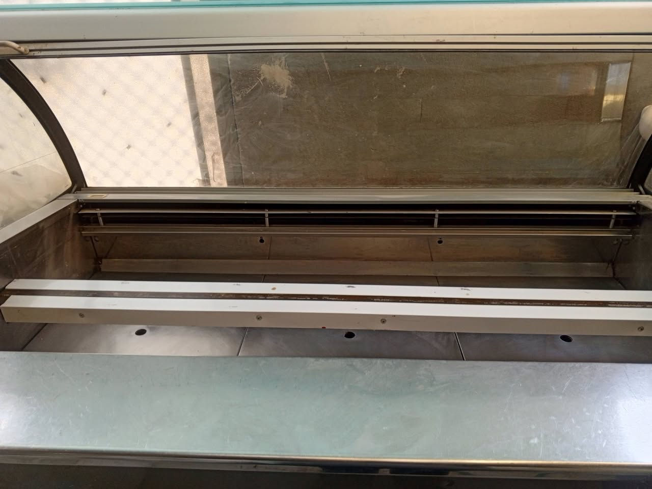 تصفية محل مرطبات المكائن للبيع
بستره صناعيه 60لتر /1
انتاجيهDS إيطالي عدد /1 
مع الشلال
سوفت تركي عدد 1
ماكنة ازبري ايطاليا ثلاث احواض/1
عارضة ايطاليه 12 بلنكات عدد/ 1
بلنكات حديد عدد /18
عارضة تجميد ايطاليه افقيه /1
ميز عرض عدد2 طول 3م /1.5 م
ميز جلوس منوع عدد6 /كراسي عدد 16 

علمآ جميع المواد استعمال قليل
*********** ابوالحسن 

📍عنوان البصره
