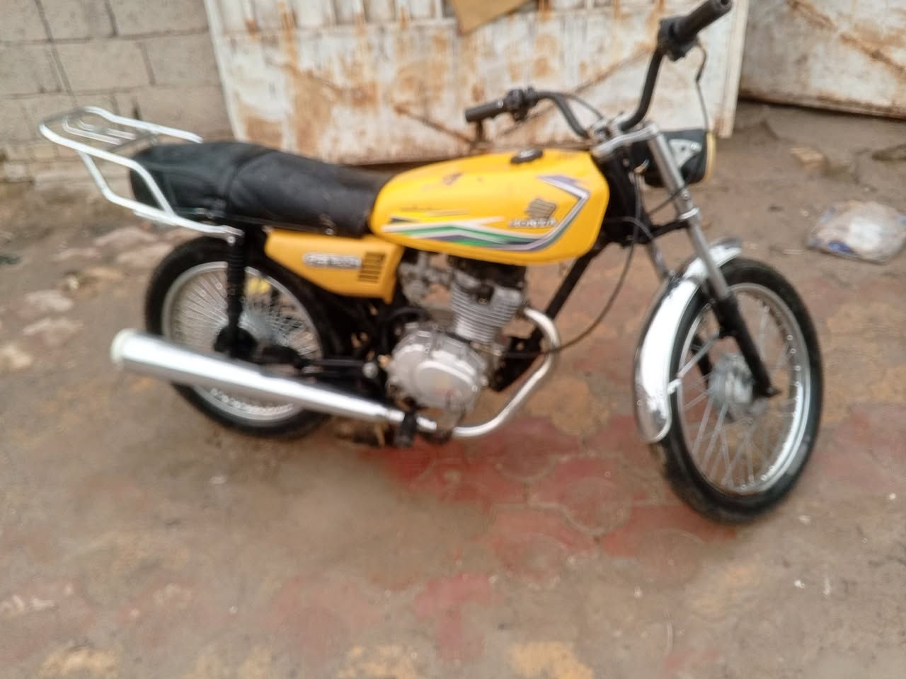 سلام عليكم دراجه ناريه للبيع أربعة كير سعر 325
الاتصال على هذا رقم ***********
