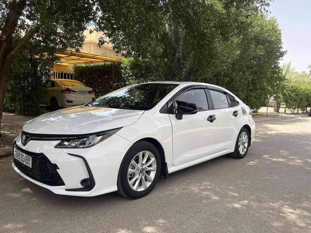 كورلا 2025 مكلف بالنشر 
شكل الخليجي اخت الزيرو 
ماشيه 10الاف 
مواصفات فول 
سونار مرفق بالمنشور  شوفه واقتنع واتصل بالخدمه 
 مكان السياره بغداد بيع فقط بدون مراوس 
139$ بيها مجال جدا جدا بسيط 
***********
