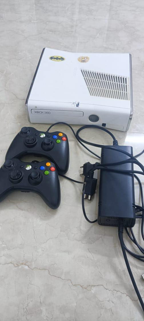 #عبر_الرسائل
إكس بوكس 360
مهكر 
بي 593 لعبه
للبيع او مراوس بموبايل زين
للأستفسار ***********
