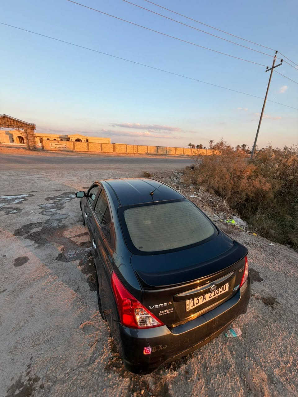 السلام عليكم .
نيسان سني فيرسا موديل 2016
لون نيلي 
رقم ميسان سنوية ل 30 
بسم صديقي 
كير .محرك .تبريد .حدادة .
تخم تاير 
بيهة جاملغ جهة السايق مبدل ..
بدووووووووون داااخل.. انضربت عندي 
السعر 96 وبيهة مجال 
مكان السيارة بصرة .كرنة 
للاستفسار ***********
