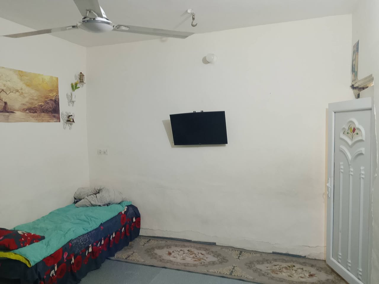 السلام عليكم بيت تجاوز في كربلاء حي الجواد مساحه البيت 140يحتوي على صاله واستقبال ومطبخ وغرفه نوم وصحيات داخليه وخارجيه مع طارمه السعر 12مليون الرقم ***********
بي واتساب
