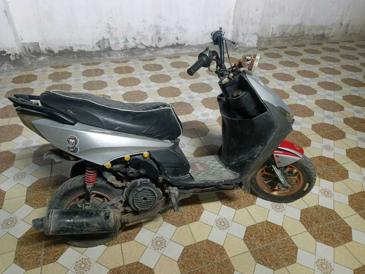 سلام عليكم  دراجه البيع دراجه  نضيفه بعد  وياه  قراض  
مكاني البصره قضاء الدير النشوة   سعر خاص ***********
