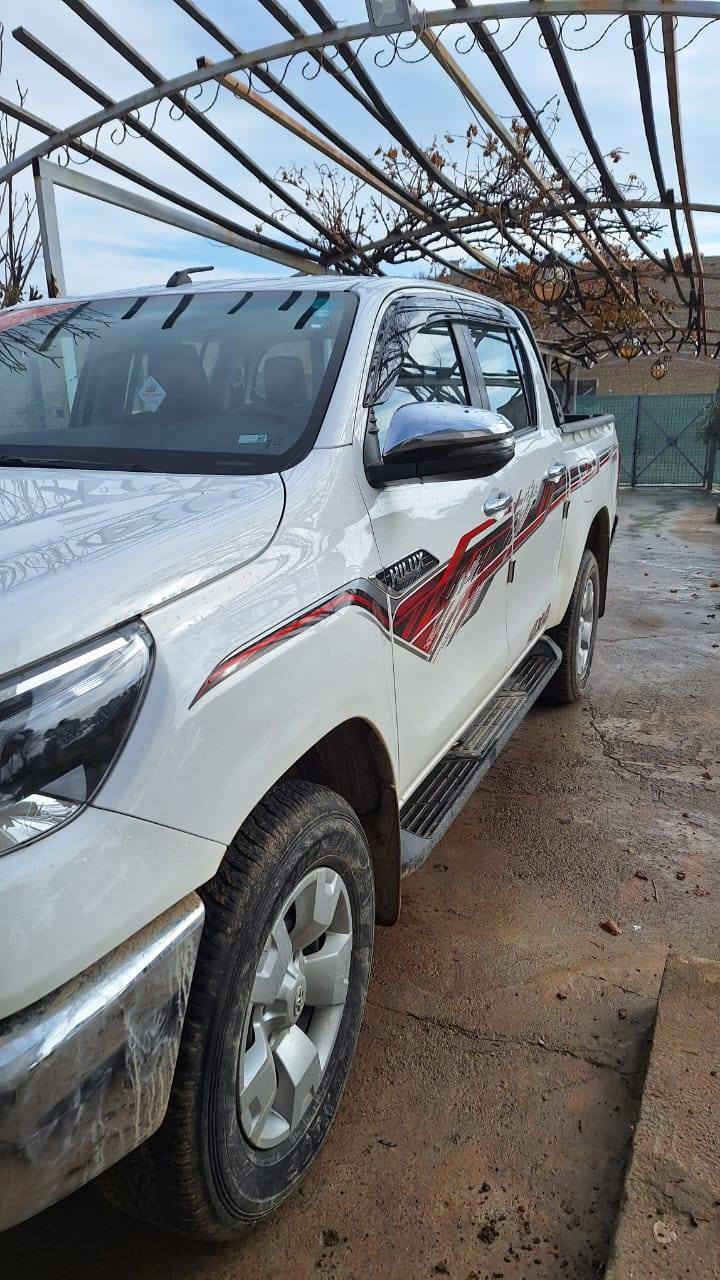 تۆیۆتا هایلۆس 2023 شەریکە جیهان 
خۆم بە سفری ڕام کێشاوە 
سەیارەکە یچ یچی پێوە 
زۆر بە جوان و خاوێنە ماوەتەوە 
تەقە و رەقەی تێدا نیە 
گێڕ و مەکینە بەشەرت 
تەنها 45 هەزار کم حەقیقی ڕۆیشتوە 

سعر : خاڵێک دابنێ لە کۆمێنت بە تایبەت دێت 📥 

بەشەرتی تەحویل و غرامە 
سەنەوی و ژینگەی تازەیە 
دینار مەسرەفی تێدا 

بۆ زانیاری زیاتر پەیوەندی بە خاوەنی 

***********
