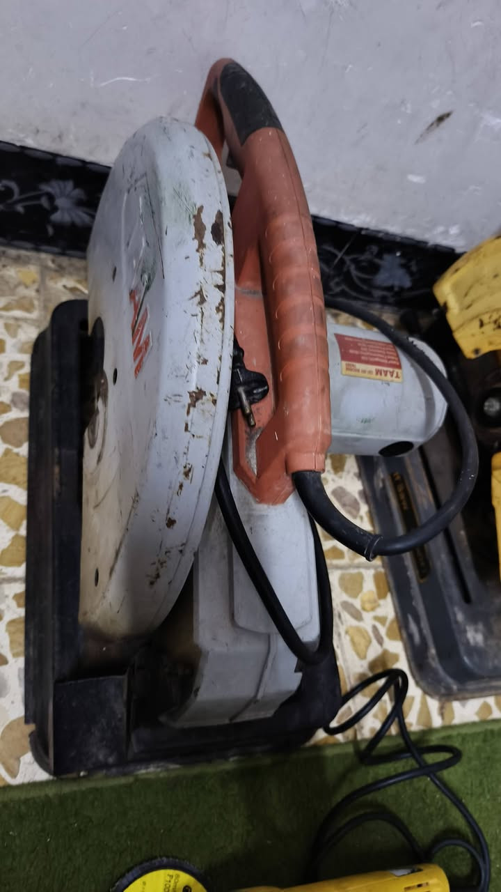 كتر مستخدم بحالة جيدة انجيكو و تام وكوسرة اصليةعنوان الموصل والسعر 200الف موبايل ***********
