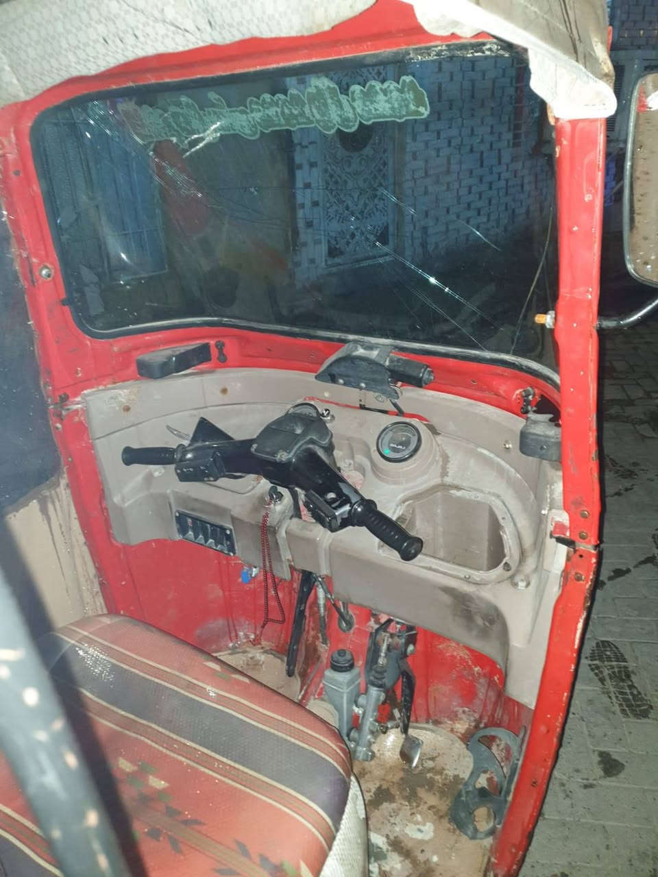 تك تك ١٧اوراق كامله المصطفى تك تك جهازه مكينه مجفته جديد لاتقيص ولا تبخير تخم داير صار سبوع من شديتهن ركبه جديده اصليه هم ١٠ايام بدلها جديده كهربايات كهله شغاله تك تك جهازه مال عيشه تعبت عليها سعد٣ملاين و٤٠٠الف ***********بيها مجال
