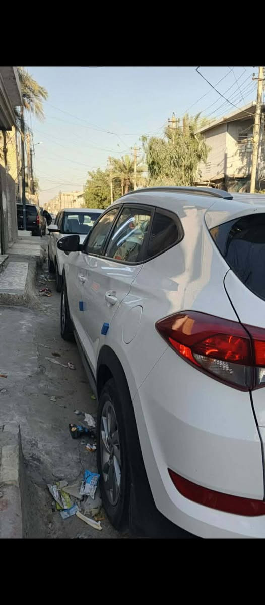 سلام عليكم ورحمت الله وبركاته من رخصت الادمن المحترم توسان لبيع موديل 2018 وارد امريكي حادث موضح بل صور بيه لغد امصلح سياره خير من الله كامله من كلشي مكينه كير حداديه تبريد كامله سعر 137 مكان مدينه الصدر جميله السياره بسمي تحويل ثاني يوم ما ابيع اله مكاتبه مروريه للاستفسار رقم الهاتف ***********
