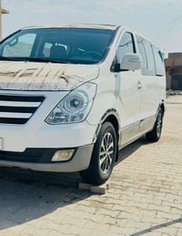 ستاركس 2009 السياره كلش نظيفه ومصروف عليه لتفاصيل  07727136462