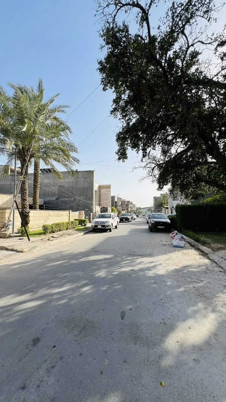 مكتب الودق للعقار
دار للبيع كلاسك شارع فلسطين حي النيل مساحة 132 متر سند مستقل 
واجهة 6 متر 
نزال 22 متر 
يحتوي على كراج/صالة/استقبال/مطبخ/خدمات/منور/3غرف نوم
#للأستفسار_يرجى_الاتصال_او_المراسلة 
***********
