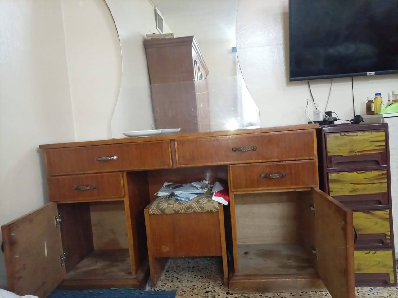 شباب عندي هذا غرفة نوم
ادفع سعر بحض وبخت
والخشب عراقي ثقيل


**إذا كنت صاحب هذا الإعلان وتريد حذفه لأي سبب، رجاءا أرسل رسالة إلى الدعم الفني**