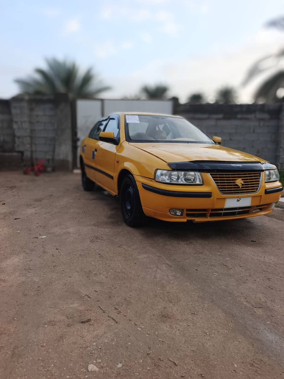 سمند 2011 للبيع
السياره حلوه داخل مدوشم وجديد ارضيه جلد رقم كربلاء الماني مشروع وطني مداور شوكت متحب مصفره هيئه وغرامات كيرها حلو مكينتها ناعمه ونشطه بس بيها خيط بخار حداديه حلوه تخم تاير جديد وباتري جديد 
مكاني #كربلاء شارع بغداد #السعر25 وبيها مجال للطيبين 
#اخوان_بيع_مستعجل  ***********
