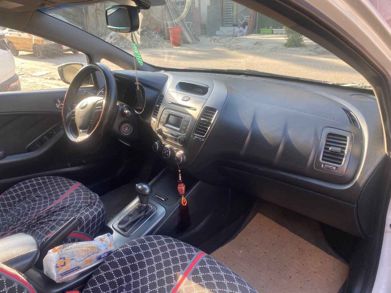 السلام عليكم للبيع فقط فورتي وارد أمريكي قطعتين بس بابين عكس السايق فقط موديل ٢٠١٦ السيارة جاهزة من كل النواحي متصرف علية محرك ٢٠٠٠ كير اي تي السعر ١٠٥ مكان السيارة بغداد الحرية ***********
