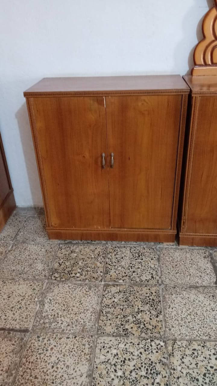 سلام عليكم غرفة نوم للبيع كامله جديده مثل ما موضح بل صوره وانضف بعد السعر 850 وبيها مجال لشراي الغرفة كامله مانقصها كلشي مكان الفلوجه الرقم ***********
