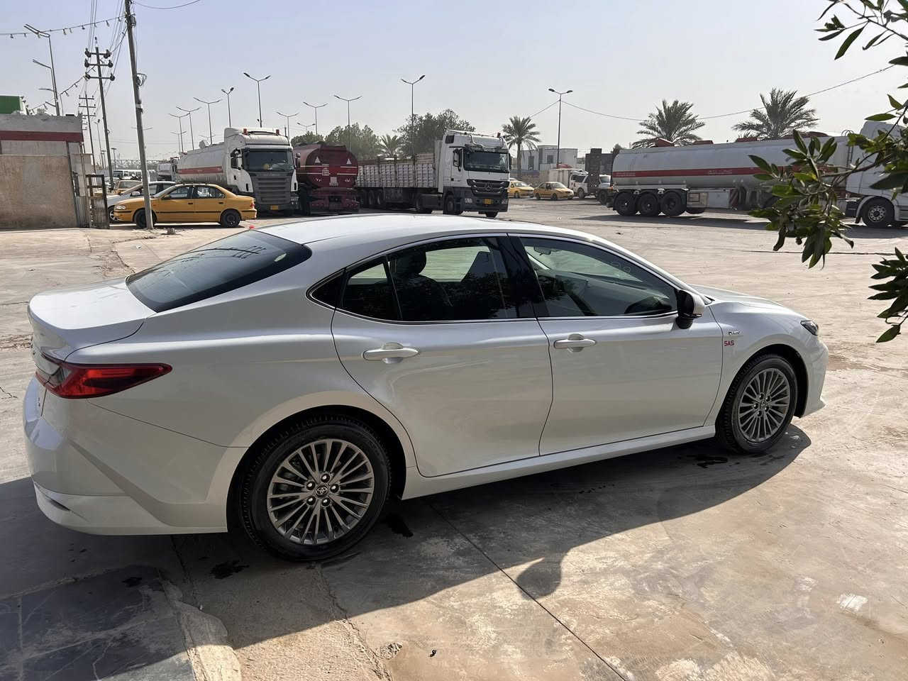 تيوتا كامري زيرو موديل 2025
بحالة الزيرو ممشى قليل جدا جدا

عداد المسافه  الممشى 2500

- 4كامرات 360 

دشبول لمس

صاج اسود

-رادار

-تحديد مسار

-تحكم ستيرن

مودات سياقة

محرك  2500سيسي هايبرد

-بحالة الزيرو

قطعتين تبريد.

حساس اطارات

ويل كب .

مري شفط

داخل جلد اسود

كشن كهرباء 

بصمه تشغيل

بصمة عدد2

فتحه

شاحن لاسلكي

مقاعد جلد 

شاشه اندرويد اوتو كار بلي

السياره بحاله الزيرو 

المكان بغداد الكريعات 

***********

السعر250 وبيه مجال
