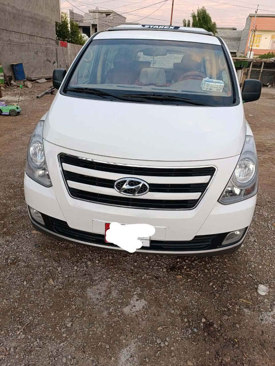 ستاركس للبيع 18فول سياره ستخدام شخصي يعني مال لبيت حته بكراج مامشتغله رقم الهاتف ***********
رقمها بغداد مكان السياره ديالى
