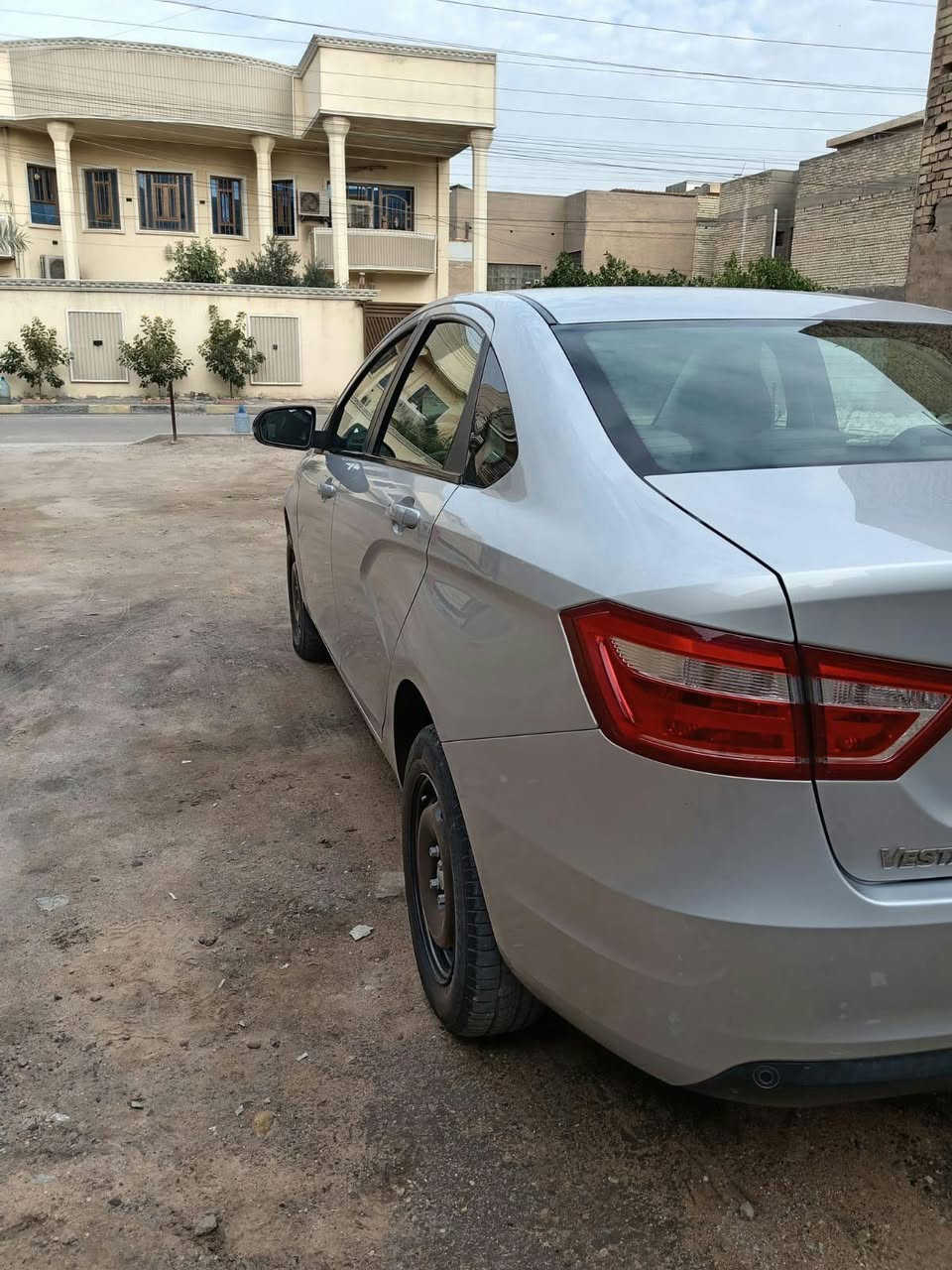 لادا روسي م 2019 ماشيه 70 الف كيلو للبيع محرك 1600 كير اوتو تبربد ثلج حمد لله السباره على وضع الشركه مابيها قطرة صبغ اتصال *********** بغداد, العراق
